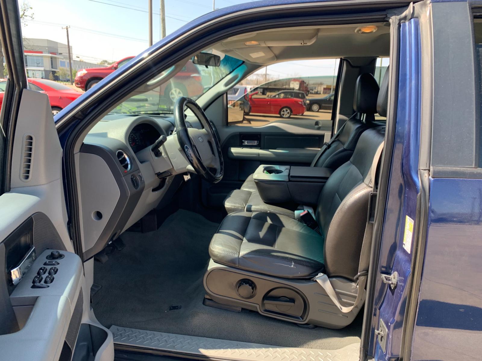 2008 BLUE /black Ford F-150 Lariat SuperCab 2WD (1FTPX12V48K) with an 5.4L V8 SOHC 24V FFV engine, 4-Speed Automatic Overdrive transmission, located at 14700 Tomball Parkway 249, Houston, TX, 77086, (281) 444-2200, 29.928619, -95.504074 - Photo #8